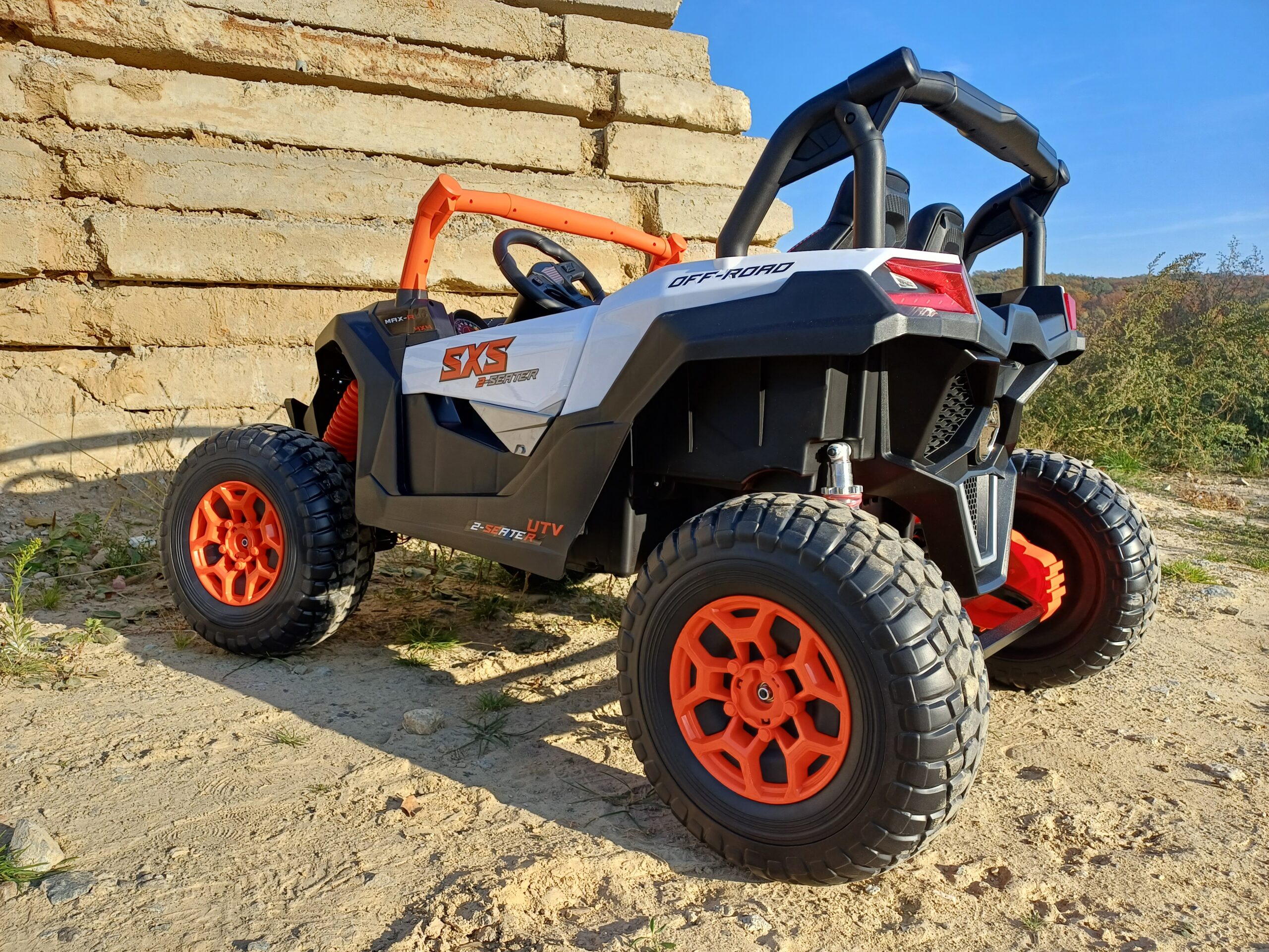 Solidny Buggy UTV X3 z terenowym zawieszeniem